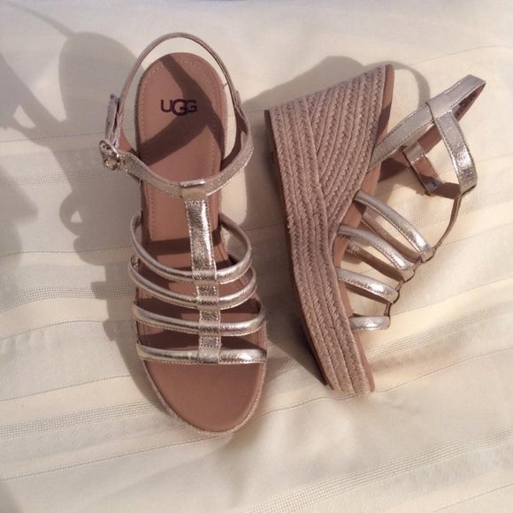 UGG "Cressida" NWOB Metallic Gold Leather Espadrille straw Wedge Sandals Size 9 - Picture 7 of 9